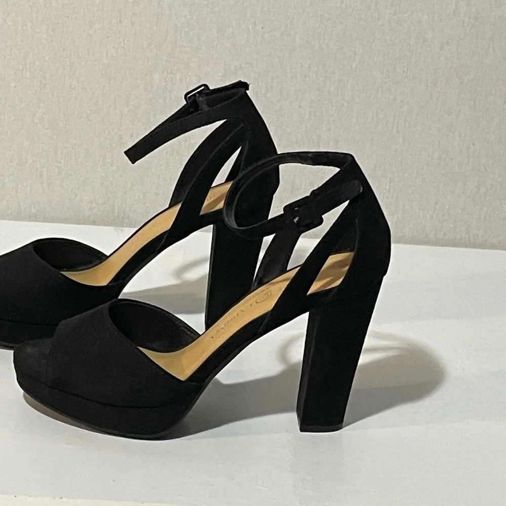 Chinese Laundry Black Suede Platform Block Heel Sandals, size 8/38.5 - Picture 7 of 8
